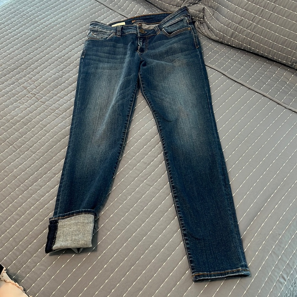 Kut From The Kloth Toothpick Skinny Size 6
Gently worn and in good condition.